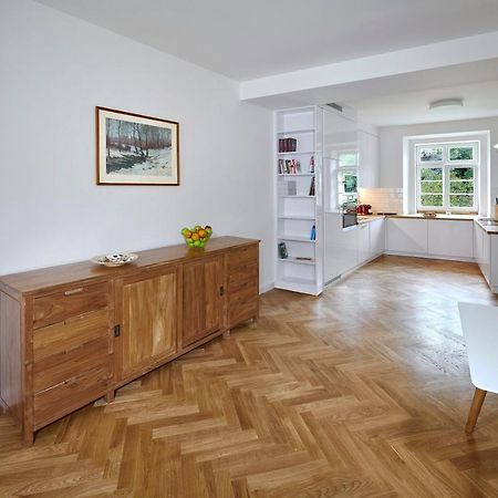 Downtown Suites Mala Strana Prag Exteriör bild