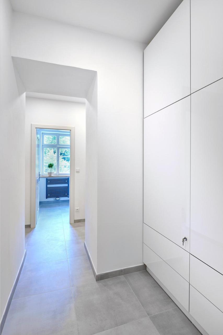 Downtown Suites Mala Strana Prag Exteriör bild