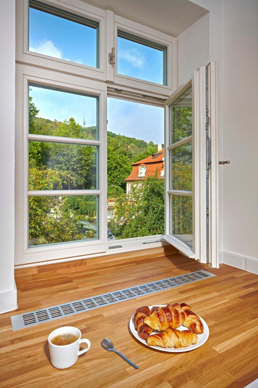 Downtown Suites Mala Strana Prag Exteriör bild